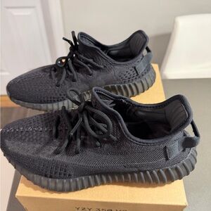 Yeeze 350 Sneakers